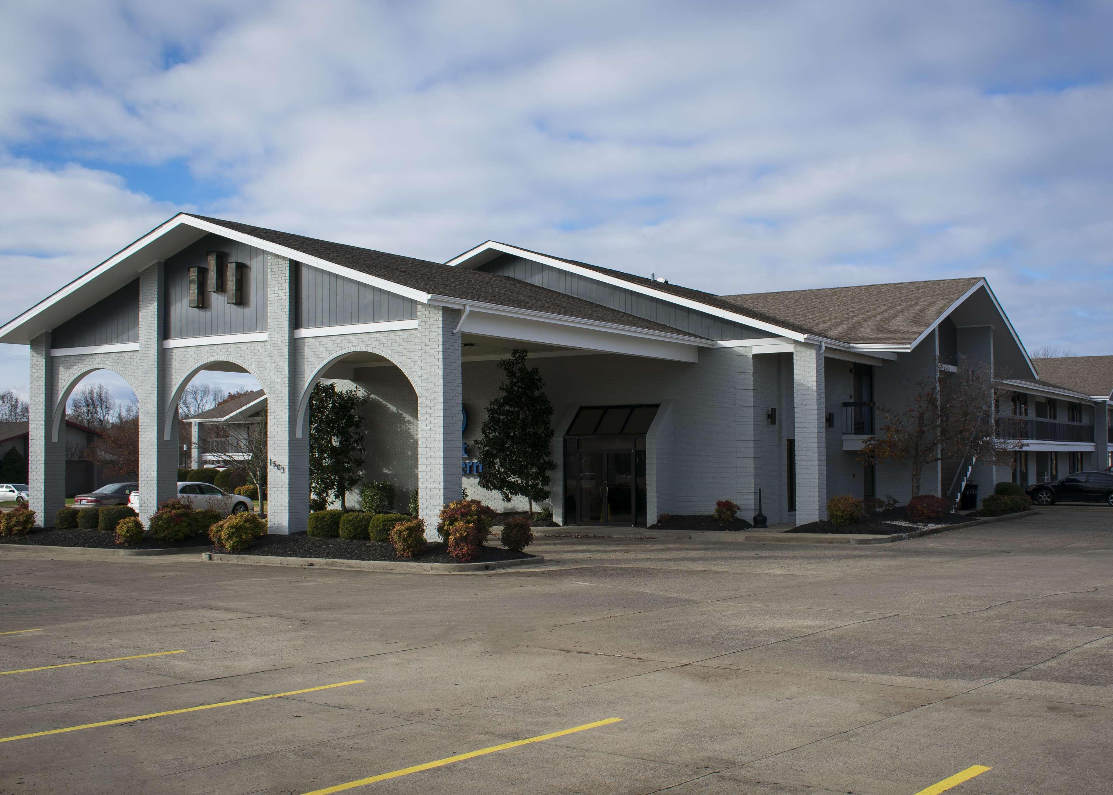 Best Western University Inn Мъри Екстериор снимка