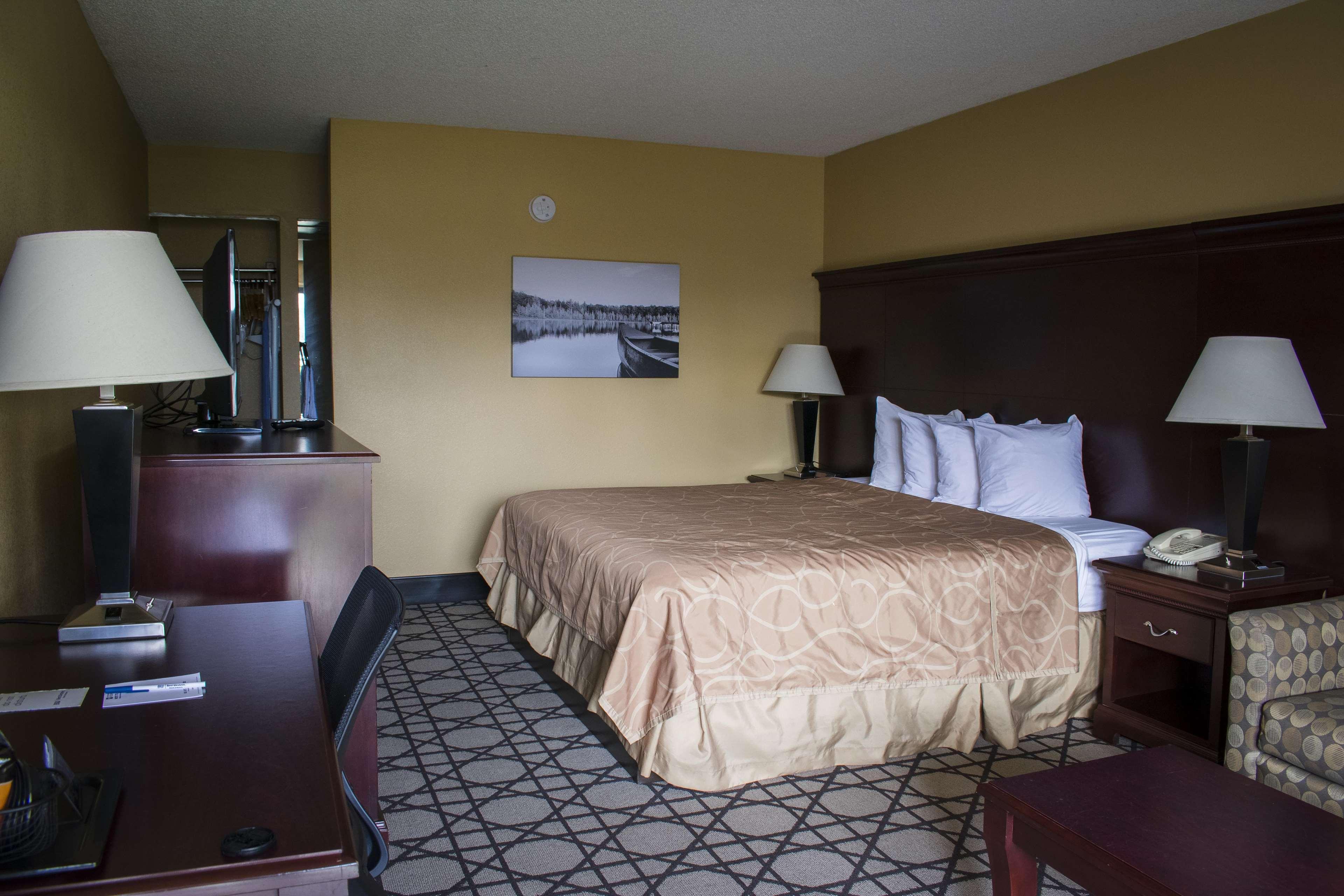 Best Western University Inn Мъри Екстериор снимка