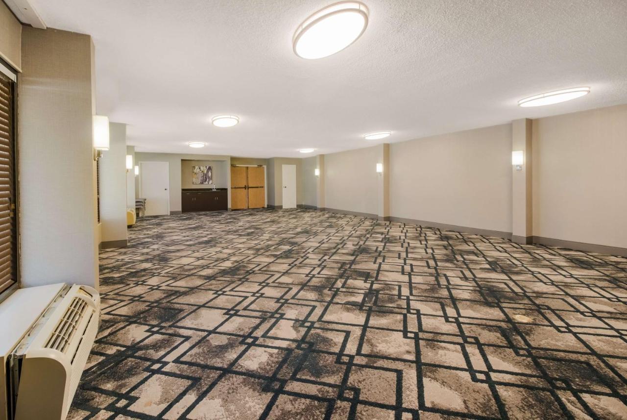 Best Western University Inn Мъри Екстериор снимка