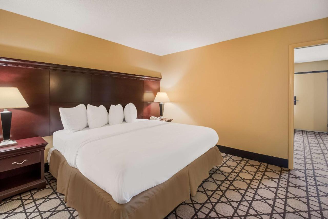 Best Western University Inn Мъри Екстериор снимка