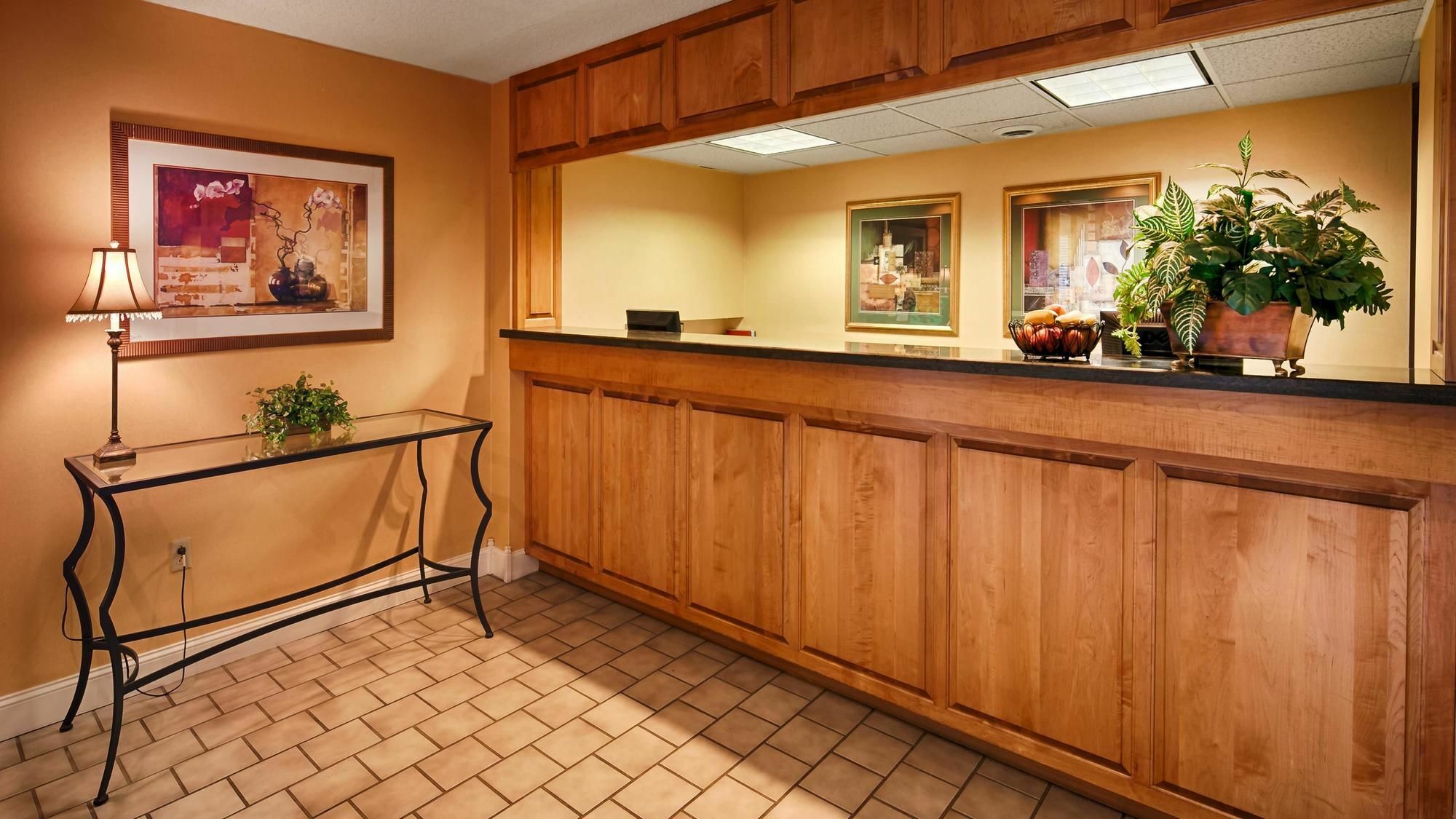 Best Western University Inn Мъри Екстериор снимка