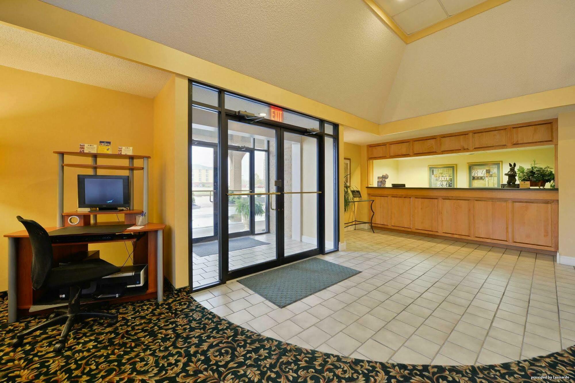 Best Western University Inn Мъри Екстериор снимка