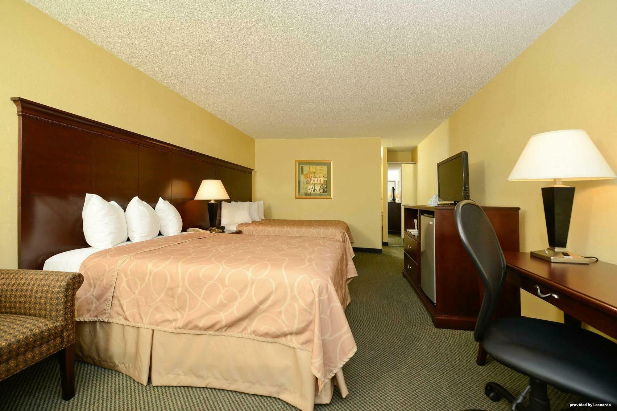 Best Western University Inn Мъри Екстериор снимка